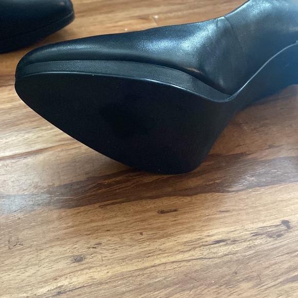 Black Heels - Picture 2 of 3